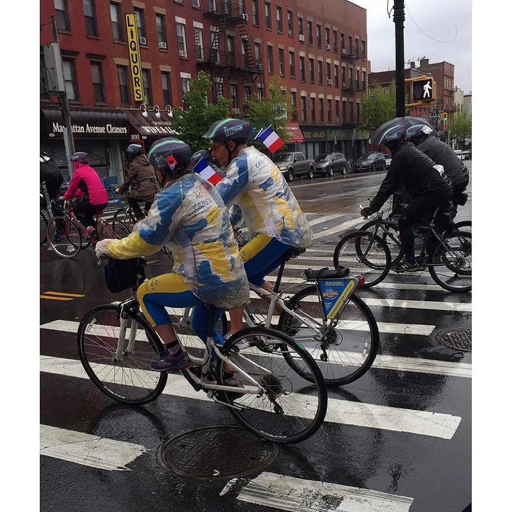 So many people wearing garbage bags today. Did no one check the weather? This is a rich man's sport. (Costs like $100 to enter!)
I feel like rich people are always prepared for the elements. Also, why is this event so poorly sponsored and advertised?!? What's up