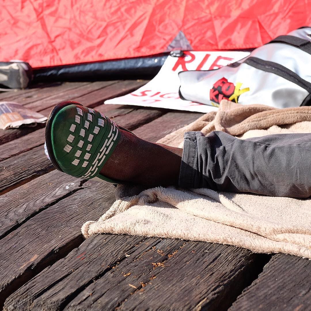 I never enjoy shooting less fortunate individuals but when Im attracted to something they're wearing I will ask permission of course and go about my business. You may not be able to see but Thyre green leather woven loafers or slide, I can't recall. My friends in Paris can fill us in on the few tents I see set up at Le republiqe. Homeless or displaced or something. there's also couple with a child, beautiful young girl in a matching grey sweatsuit. (I've seen her the last 3 days in same suit). Broke my heart but she seems happy.