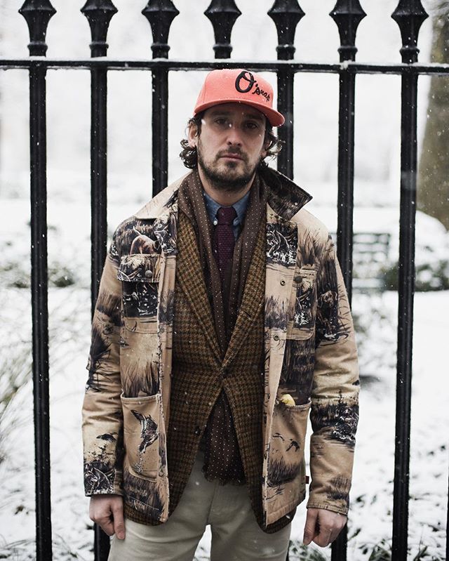 throw back to that time I popped 1/2 a collar on a j crew shoot (wearing all my own stuff, not JC) (some companies are cool and want you to do you). Yes, that's a banana in my pocket and I'm happy to see you.