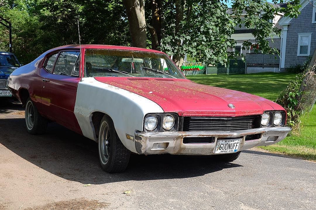 patina on cars gets me as excited as an elder cat in a seersucker suit with the cuffs all frayed from wear