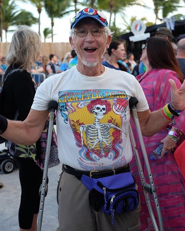 As a lover of humans and all the color and patterns they dress in, I had a ball documenting what fans wore to see @DeadAndCompany while playing in the sand for 3 shows over 4 nights. 
Check the link in bio and I’ll be sure to flood this beach with lots more sand in the coming hours/days. If you ask nicely I won’t even stop. I’m a new fan and just getting my toes wet with this trip.